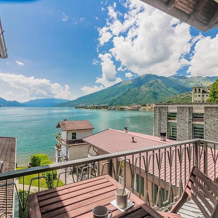 Stunning View Lakeside Apartment - Larihome A11 グラヴェドーナ エクステリア 写真