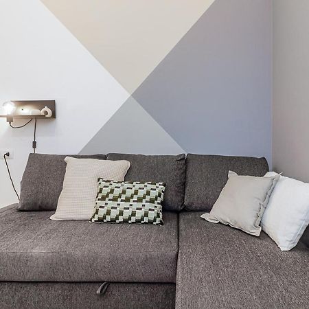 Stunning View Lakeside Apartment - Larihome A11 グラヴェドーナ エクステリア 写真