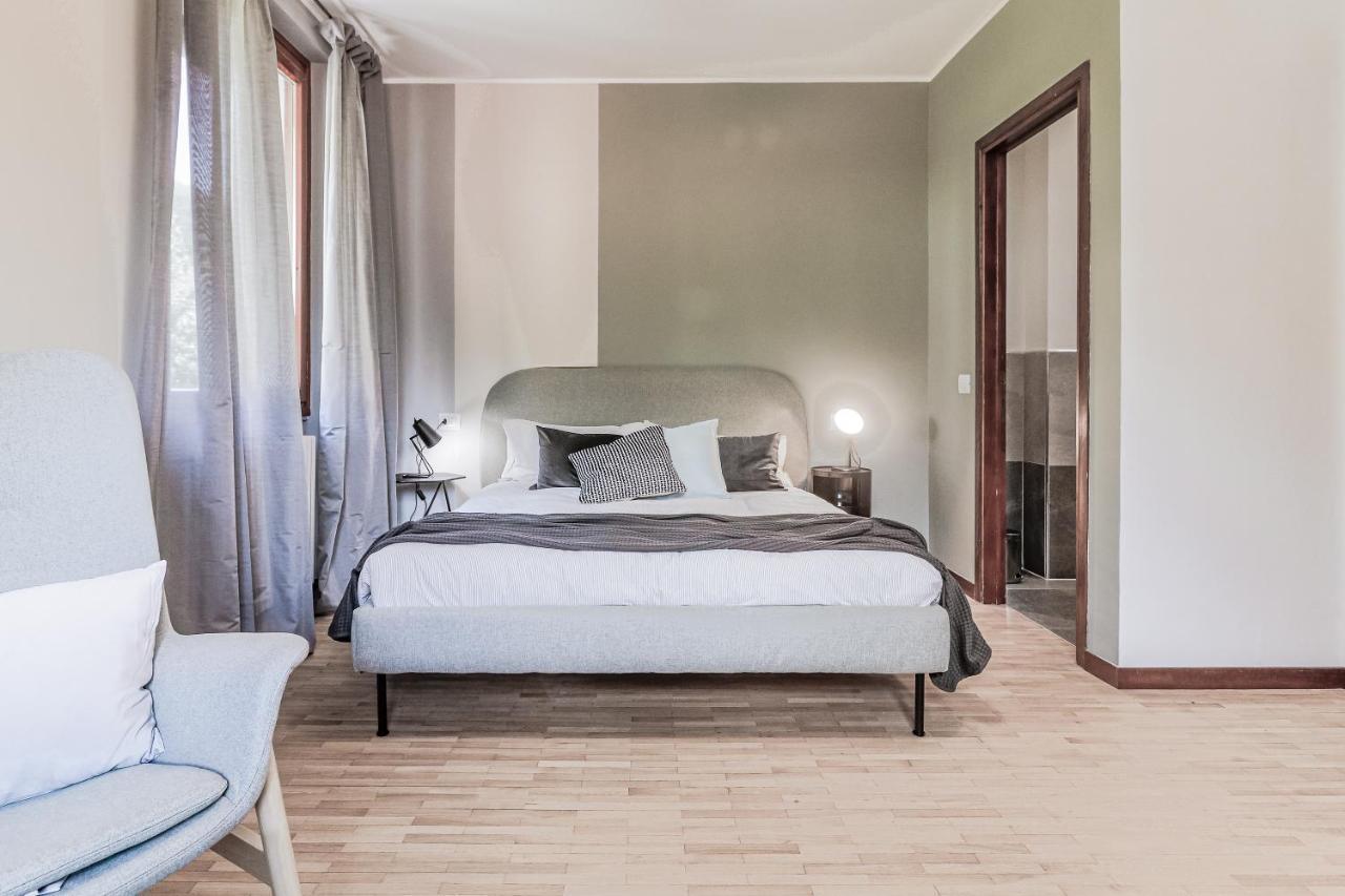 Stunning View Lakeside Apartment - Larihome A11 グラヴェドーナ エクステリア 写真
