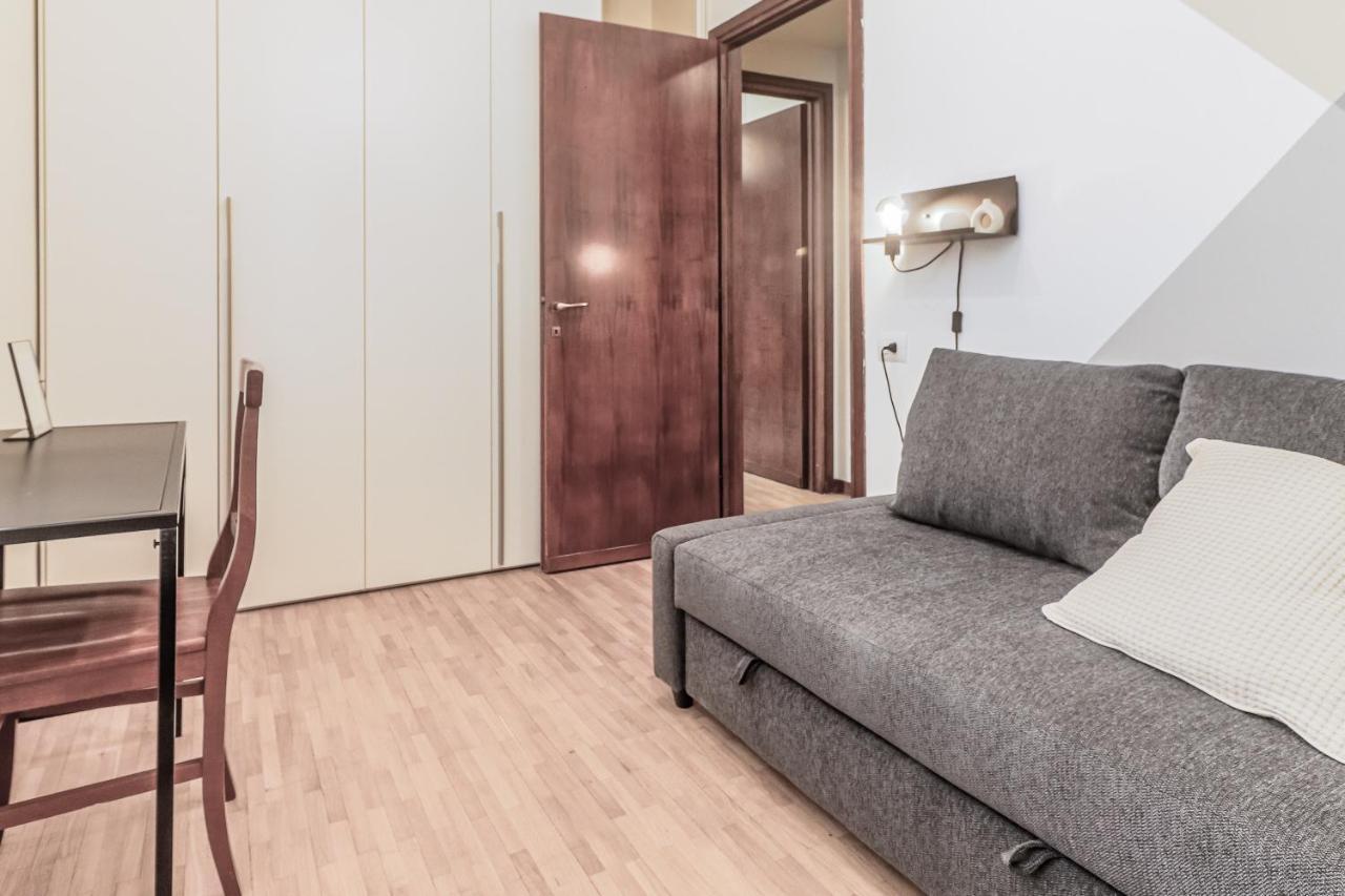 Stunning View Lakeside Apartment - Larihome A11 グラヴェドーナ エクステリア 写真