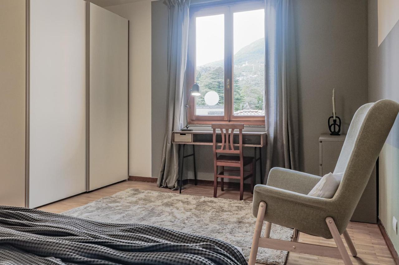 Stunning View Lakeside Apartment - Larihome A11 グラヴェドーナ エクステリア 写真